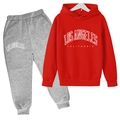 Détail de l'imprimé Los Angeles sur sweat à capuche rouge et pantalon gris - 100cm / Rouge avec pantalon gris
