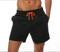 Schwarze Strandshorts für Herren mit orangefarbenem Kordelzug, schnelltrocknend für Urlaub - Schwarz (dreieckiges Futter) / M