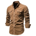 Dettaglio della camicia di velluto a coste marrone con tasche e trama a costine - 5XL / Marrone
