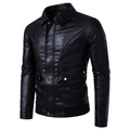 Detailansicht einer schwarzen PU-Leder-Motorradjacke mit Reverskragen und großen Taschen - S / Schwarz