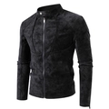 Détail du col montant avec bouton pression en métal et texture du tissu noir mat sur la veste - L / Noir