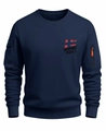 Dettaglio felpa blu scuro con stampa Norvegia e tasca sulla manica con cordino arancione - S / Blu navy