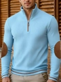 Detail van lichtblauwe gebreide trui met 1/4 rits en bruine elleboogstukken op mouwen - 3XL / Lichtblauw