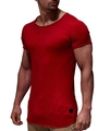 Detailansicht eines roten Baumwoll-T-Shirts mit offenen Kanten und schwarzem Flicken - M / Rot