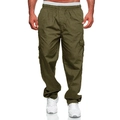 Dettaglio dei pantaloni cargo verde militare con coulisse elastica e ampie tasche laterali - L / Verde Militare