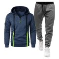 Détail du sweat à capuche bleu marine et jogging gris avec détails zippés jaunes - S / Bleu Marine et Gris Foncé