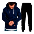 Détail du sweat à capuche bleu marine avec cordon blanc et poche kangourou de sport - S / Haut Et Bas / Bleu Marine