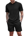 Vue détaillée du t-shirt à capuche noir pour hommes et du short assorti avec poche kangourou - S / Noir