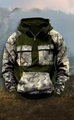 Detail eines armeegrünen Hoodies mit Camouflage-Ärmeln und taktischen Utility-Taschen - S / Armeegrün