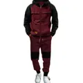 Dettaglio della tuta bicolore bordeaux e nera da uomo con tasche stile cargo - M / Patchwork Rosso Vino (Nero)