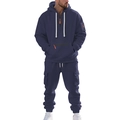 Détail du sweat à capuche bleu marine avec zips orange et poche tactique sur la manche - S / Haut Et Bas / Bleu marine