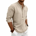 Dettaglio di camicia Henley in lino con collo alla coreana e tasca sul petto - Khaki chiaro