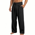 Detail der Herren-Leinenhose mit asymmetrischer Gürtelschnalle und braunem Knopf-Akzent - Schwarz