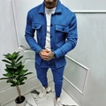 Conjunto azul real de dos piezas para hombre con chaqueta de cuello polo y pantalón cargo - S / Azul Real