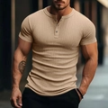 Detail eines khakifarbenen Slim-Fit Henley-Shirts mit vertikaler Strickstruktur und Knopfleiste - S / Khaki