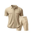 Detail des khakifarbenen Leinen-Sets mit Cargotaschen und Kordelzug-Bundstruktur - Hellbeige