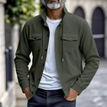 Detail der armee-grünen Cordjacke mit strukturierter Optik und zwei Brusttaschen - S / Armeegrün