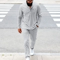Completo casual da uomo grigio con maglia Henley e pantaloni lunghi in tessuto a maglia - S / Grigio chiaro