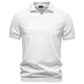 Detailopname van wit Tencel poloshirt met V-hals en een soepele, fijngebreide textuur - Wit