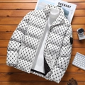 Chaqueta acolchada blanca de invierno para hombre con estampado de letras y cuello alto - M / Blanco