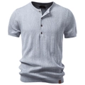 Ανδρικό πλεκτό μπλουζάκι Henley polo με κοντό μανίκι σε ανοιχτό γκρι με κουμπιά - S / Ανοιχτό γκρι