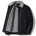 Détail de la veste d'hiver pour hommes avec doublure sherpa grise et tissu en daim noir - M / Noir