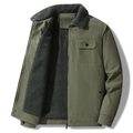 Detalle de la chaqueta de pana verde militar con forro polar gris y bolsillo frontal - M / Verde Militar