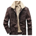 Detailaufnahme der dunkelbraunen Wildlederjacke mit weißem Lammfellkragen und Taschen - 3XL / Stil 3287 Dunkelbraun
