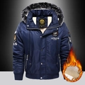 Giacca bomber invernale da uomo blu navy con collo in pelliccia sintetica e fodera sherpa - M / Blu