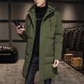 Parka imbottito da uomo verde oliva con cappuccio e tessuto tecnico antivento - M / Verde Militare