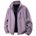 Detailaufnahme der violetten Fleecejacke mit Stehkragen und Reißverschlusstaschen - S / Taro-Lila