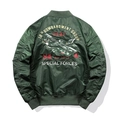Giacca bomber MA1 da uomo verde scuro con ricami militari dettagliati sul retro - M / Verde Militare