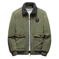 Heren corduroy jas in olijfgroen met warme fleece kraag en badges in militaire stijl op wit - M / Legergroen
