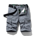 Pantaloncini cargo grigi da uomo con tasche multiple e cintura nera su sfondo bianco - Grigio