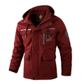 Detail van bordeauxrode parka met capuchon, vier klepzakken en FIND YOUR OWN WAY-opdruk - M(50-60Kg) / Tops / Bordeauxrood