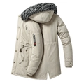 Detail van een winterparka met grote capuchon van imitatiebont en zak op de mouw - L / Khaki