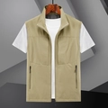 Herren Outdoor Weste in Khaki mit mehreren Taschen, Stehkragen und Reißverschluss - M / Khaki