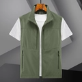 Herren Outdoor-Weste in Dunkelgrün mit Stehkragen und praktischen Multi-Taschen - M / Armeegrün