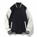 Ανδρικό varsity jacket με αντίθεση στα μανίκια και ριγέ λεπτομέρειες σε μαύρο και άσπρο - M / Μαύρο/Μπεζ