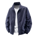 Giacca casual da uomo blu scuro con collo alto, tasche con cerniera e tessuto traspirante - M / Blu scuro