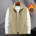 Herren Weste in Khaki mit Stehkragen, Fleece-Futter und drei praktischen Reißverschlusstaschen - M / Khaki