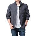 Minimalistische dunkelgraue Herren Sportjacke mit Fleecefutter und Stehkragen für Outdoor - M / Schwarz