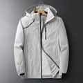 Coupe-vent gris clair pour homme avec broderie montagne et poignets réglables - L / Ivoire