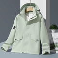 Giacca a vento con cappuccio verde menta da uomo con dettagli tasche su gruccia - XXS / Ciano Fumoso Uomo