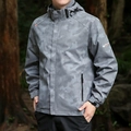 Veste de randonnée homme avec motif camouflage gris et col à capuche réglable pour le vent - M / Gris