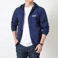 Veste de protection solaire bleu marine pour homme avec capuche et poche sur le bras - M / Bleu clair