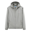Veste de protection solaire grise pour homme en soie glacée respirante avec capuche et logos - M / Gris clair