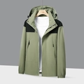 Giacca outdoor da uomo verde oliva con cappuccio, inserti neri e cordoncino regolabile - XS / Verde