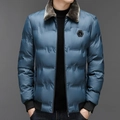 Chaqueta acolchada de invierno azul para hombre con cuello de piel y puños - M / Azul lago