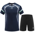 Completo sportivo da uomo con t-shirt blu a maniche corte e pantaloncini neri ad asciugatura - M / Blu Reale